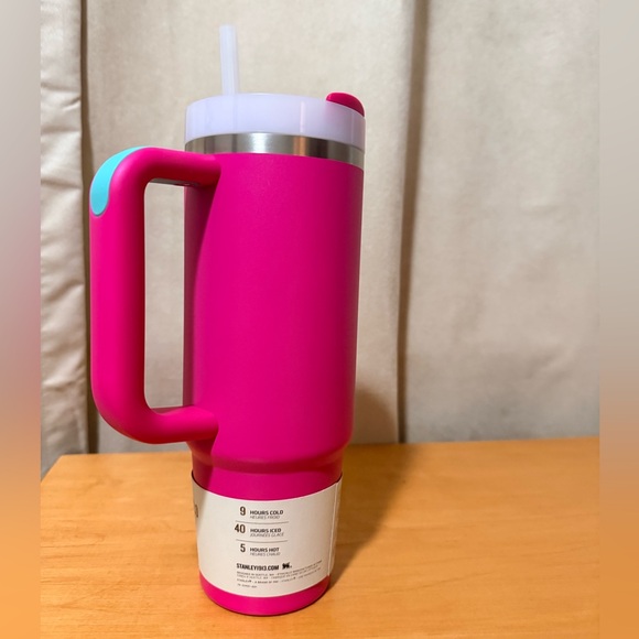 Stanley The Flowstate Quencher H2.O Tumbler - 30 oz., Vacuum Insulated. - Picture 4 of 5